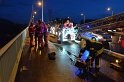 Einsatz BF Hoehenretter Koelner Seilbahn Hoehe Zoobruecke P2289